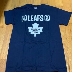 Toronto maple leafs tshirt